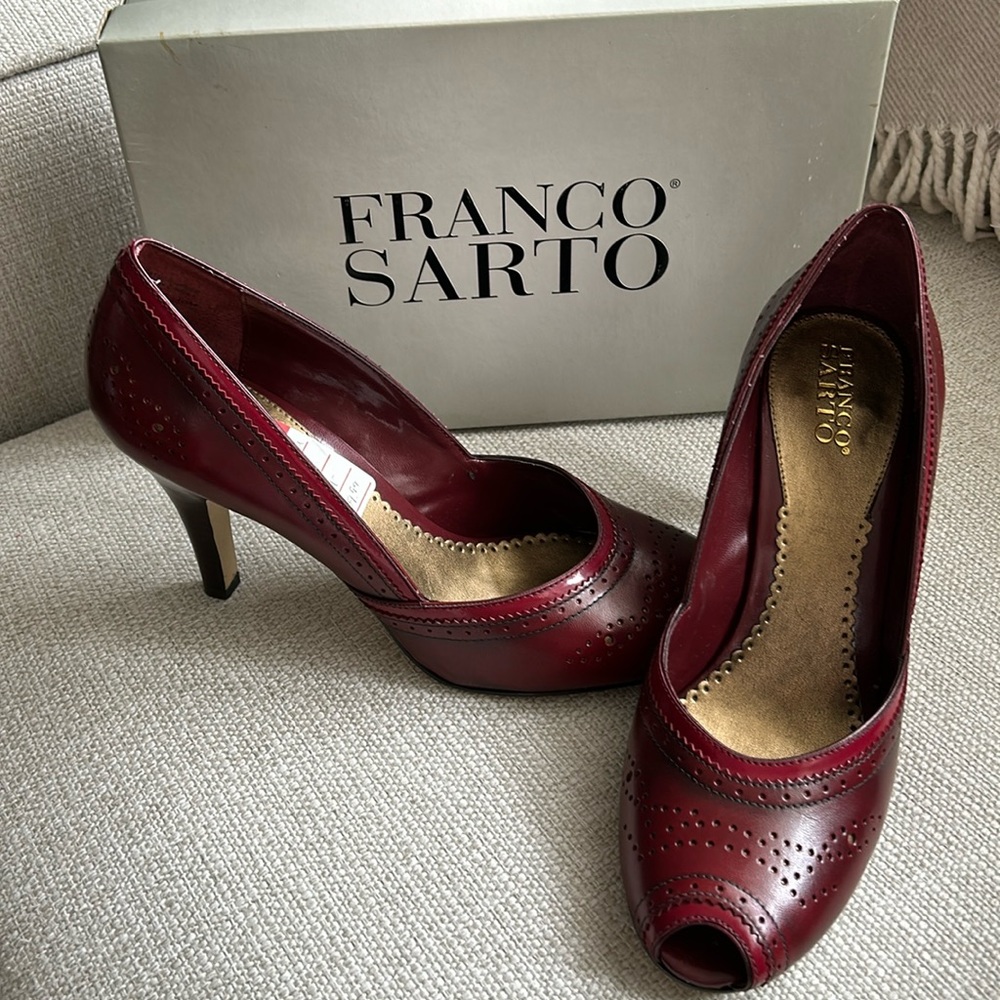Women’s size 10M Franco Sarto cranberry pumps